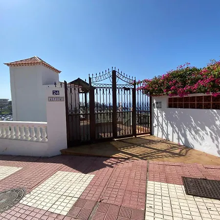 Beautiful Beachfront Apartment Sea View Puerto de Santiago