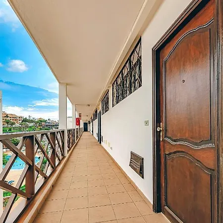 Beautiful Beachfront Apartment Sea View *